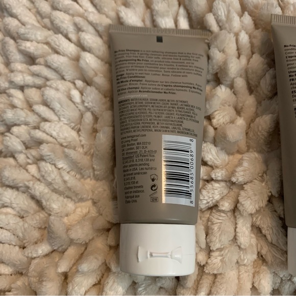 Living Proof No Frizz Shampoo Conditioner Travel Set - Picture 5 of 6